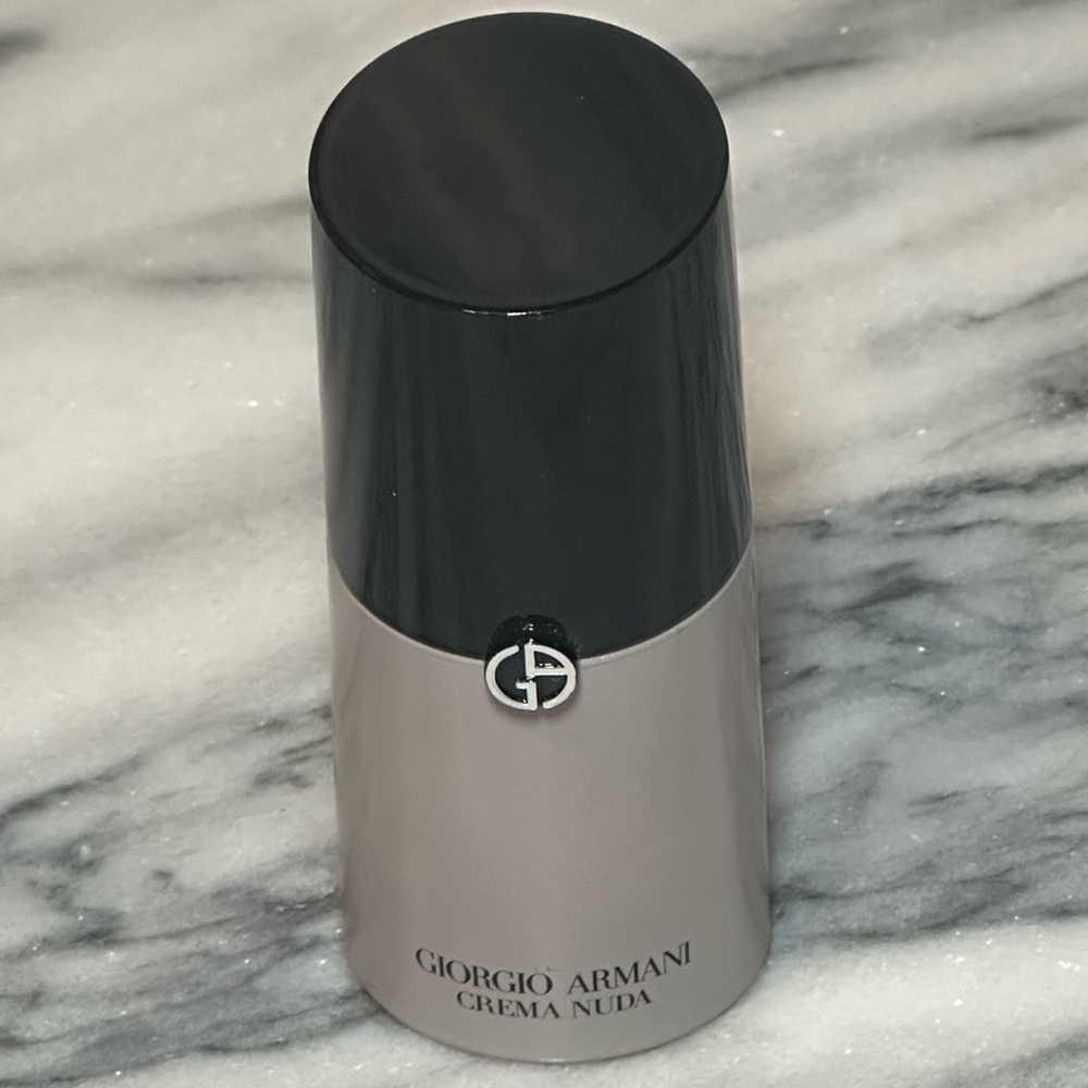 Giorgio Armani Crema Nuda Supreme Glow Reviving Tinted Cream Shade: 04